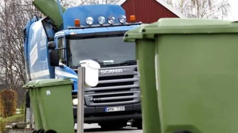 Sopkärlen i Norrfjärden ställs numera ut på samma sida och kan tömmas av sopbilen på en runda genom kvarteret.