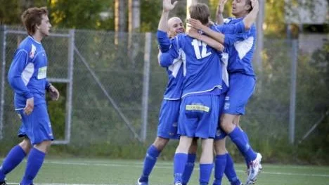 Storfors AIK deppade efter floppen mot Malå. Men i lördags var det uppåt. Då klarade Storfors 2-2 mot serieettan Assi. Storfors hade ledningen med 2-0 och Assi kvitterade först i den 81:a minuten. (Arkivbild)