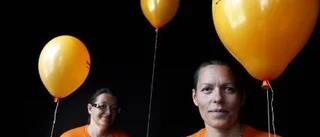 Orangea ballonger och ett länskonstmuseum