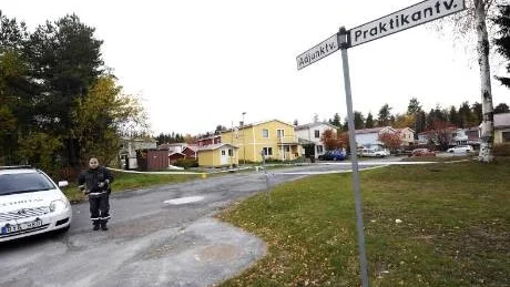 fara. En polistjänsteman kommer att delges brottsmisstanke och bedöms ha framkallat fara i samband med polisskotten på Porsön tidigt på söndagsmorgonen den 28 september.