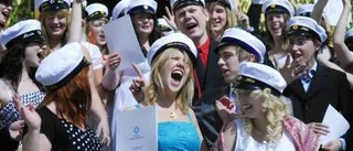 Jublande studenter spred sommarkänsla