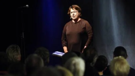 Linda Olsson är på besök i Sverige med anledning av sin andra roman. I går kom hon till Piteå, sedan ska hon vara på bokmässan i Göteborg.