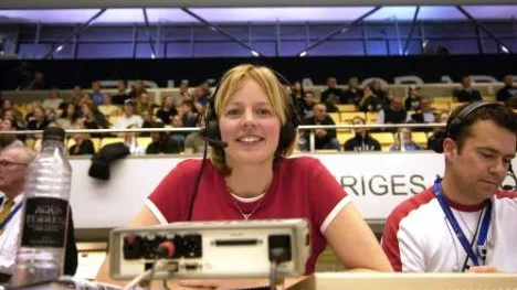 Linda Andersson (före detta Olofsson), från Piteå, är simexpert i Olymiska Studion tillsammans med Andrej Pops i SVT. Bilden visar Linda Andersson vid Fina Swimming World Cup i Eriksdalsbadet i Stockholm.