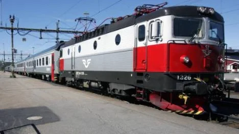 SJ har ett rörligt prissystem. Tidigare operatören Veolia körde med ett fast. Det har skapat ett visst missnöje bland resenärerna som upplever att biljetterna blivit dyrare. Men SJ hävdar att den som är ute i god tid kan göra riktiga fynd.