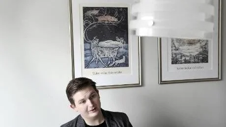 SUBJEKTIV TOLKNING. Klas Häller                 strand menar att diskussionen om bra och dålig konst alltid slutar med en subjektiv tolkning där tycke och smak får stort utrymme. "En kompis har gett en bra tolkning. Bra konst är konst som man instinktivt efter betraktande inser                   att verket omöjligt skulle kunna gjorts på ett annat sätt."