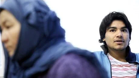 BRA MED REGLER. "Det är bra att det i Sverige finns regler, lag och ordning" Det tycker flyktingen Ali Ahmed Eshaqzai, 20, från Afghanistan.