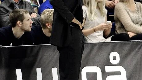 Charles Barton kräver mycket av spelarna, i går blev det tunga minuter för flera nyckelspelare.