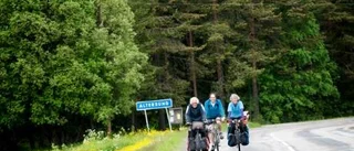 Claire och Jim cyklade 400 mil till barnbarnet