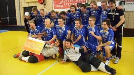 SEGERJUBEL. K4 IF är länets bästa innebandylag - i lördags besegrade det Hersö IBF i en dramatisk DM-final.