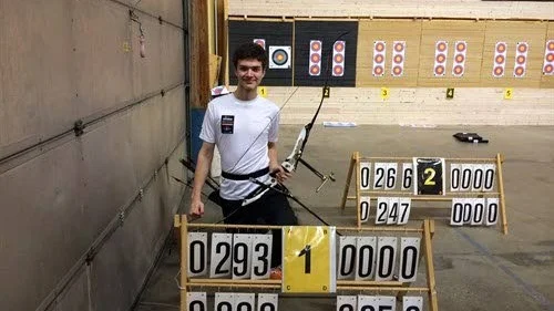 NYTT REKORD. Bågskytten Ludvig Flink, Luleå. sköt 293 poäng. Nytt svenskt rekord i klassen HR 16.
