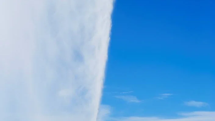 Vattenkanon. Kapaciteten för vattenkanonen på de nya brandbilarna är hela 6.000 liter i minuten och de kan spruta hela 85 meter, något som kan vara bra om det är svårt att komma nära ett brinnande flygplan.