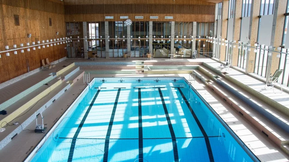 Utsikt.  Så här ser Pontusbadet ut från högsta hopptornet. En vacker skapelse som nu rustats upp.