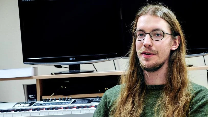 LINGERING REGRETS. "Det rör sig om någon slags bitterljuv känsla", säger Kristofer Morhed om upplevelsen han hoppas att stycket ska ge publiken.