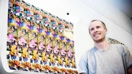 STEREOGRAM. Till en tidigare utställning gjorde Thomas Hämén ett antal stereogram där tricket är att titta i kors en stund så att en ny bild framträder.