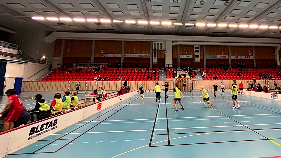 Full fart under kommunmästerskapet i handboll som arrangerades av Kiruna Handboll.
