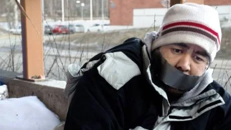 TEJPAD MUN. Mohammad Sharif mår inte bra. Den dag vi är döda är Migrationsverket ansvarigt för vår död och att ta hand om våra barn.