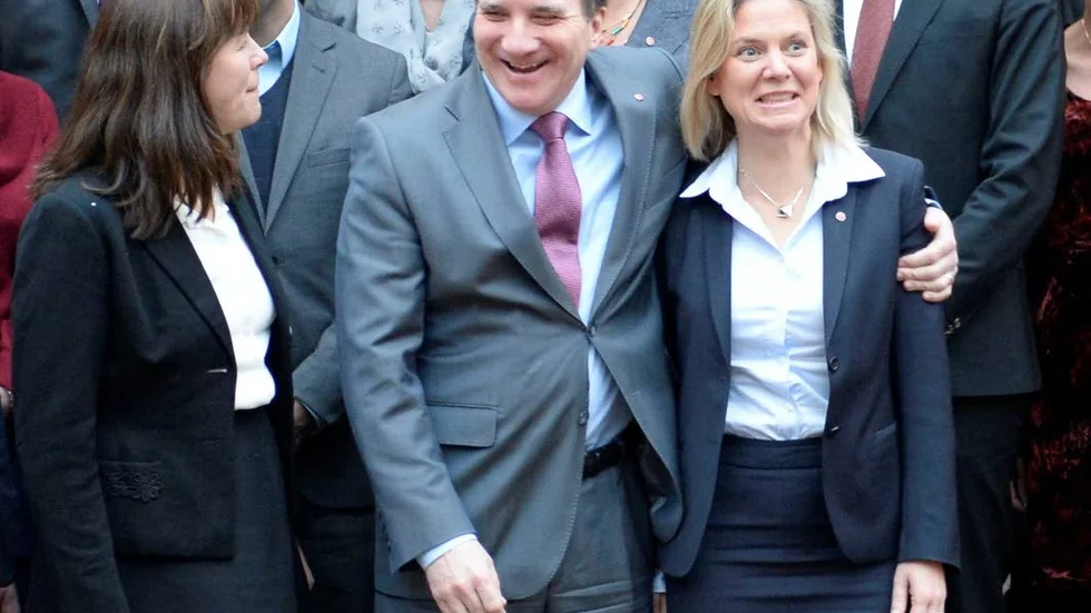 Prickade ministrar. Kritiserade av samtliga riksdagspartier.
