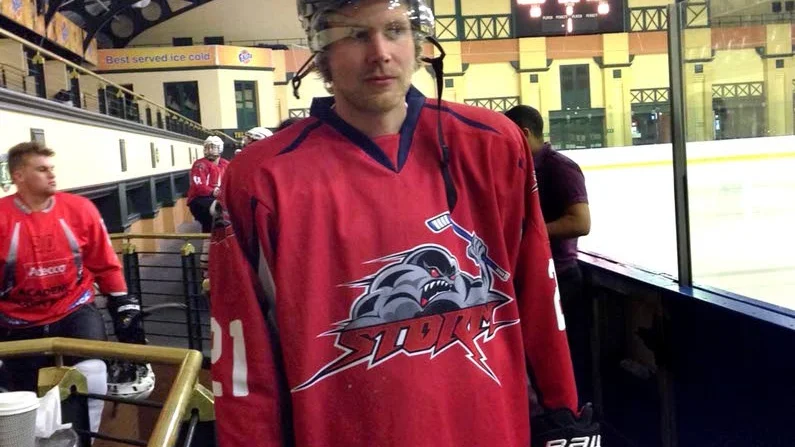 Matchklar. John Lassinantti på väg ut till veckans match mot Cape Town Penguins.