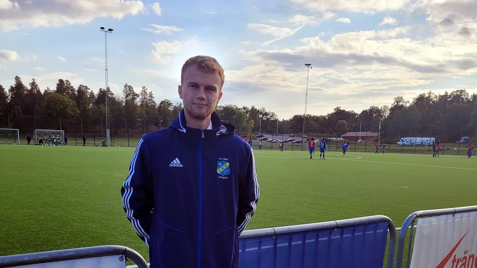 Anton Sundberg, 22-åring med ett förflutet i bland annat Östersunds FK, fick tjänsten som sportchef på ungdomssidan i IK Viljan.