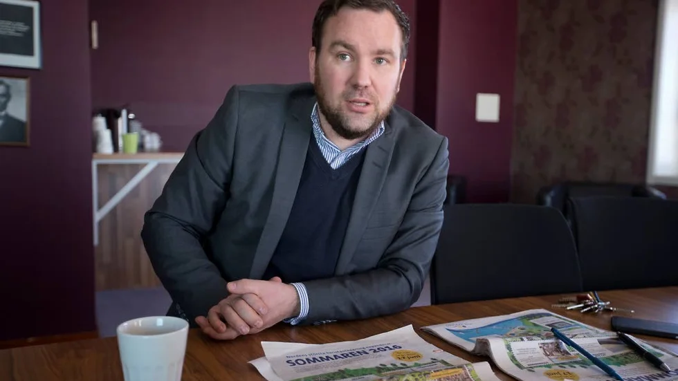 Trängsel. För att slippa trängsel på Hotell Nordkalotten beslöt Tobias Lindfors att teckna ett avtal med Renkronan i Vidsel, men den missade informationen till Älvsbyns kommun är Migrationsverkets ansvar.