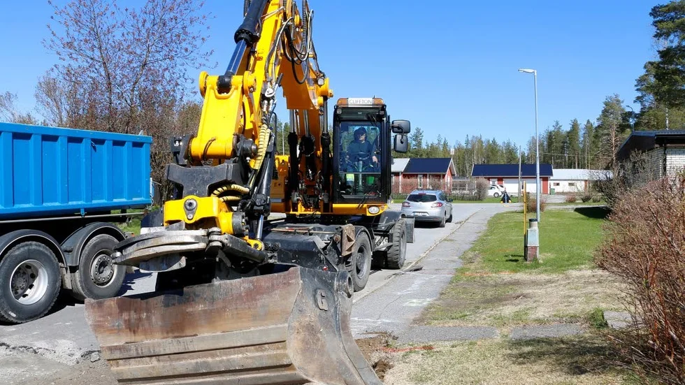 Diken. Trottoaren på Oli-Jansgatan ska ersättas med diken för bättre avrinning.