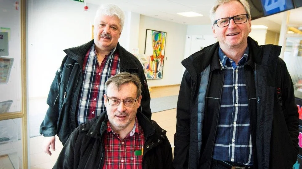 LÖNEMATCHEN. Peter Sköld, Heino Wather (sittande) och Roger Forsberg, Luleå, är samtliga aktiva i fackförbundet IF Metall. De tycker inte att förbundet kräver några orimligheter i årets avtalsrörelse.