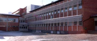 Förälder erkänner ofredande av elev