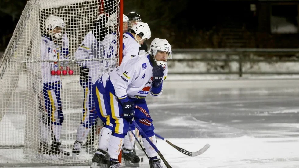 Kryss,. Pekka Hiltunens HT Bandy fick med sig två kryss i helgen.
