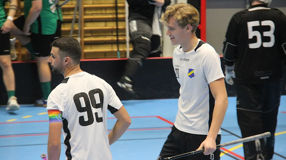 Jonas Davidsson gjorde två och Alfred Eriksson ett i segermatchen mot Roslagsalliansen. Nu väntar Uppsala Teknologer på lördag klockan 17.30 hemma i S:t Ilianshallen.