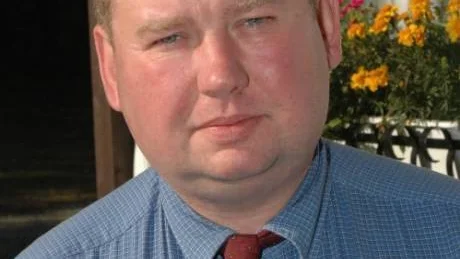 GRÅ OCH OVIKTIG. Kommunalråd Jerry Johansson (s) konstaterar efter sitt avhopp i ett brev på partiets hemsida att "ett kommunalråd är en tämligen grå och oviktig person" samtidigt som han tackar personalen, som är "de verkliga hjältarna i kommunens verksamhet".