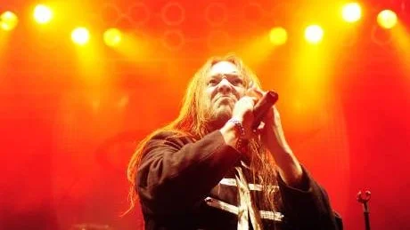 stabilt. Hammerfall gör precis vad de kommit för att göra.