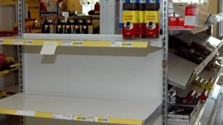 TOMT. Vissa varor tog snabbt slut i hyllorna vid utförsäljningen.