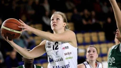 l Lydia Karlefors.
