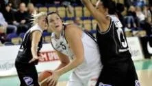 MATCHVINNARE. Jenny Andersson spelade huvudrollen när Luleå Basket besegrade Sallén på bortaplan med 78-76.