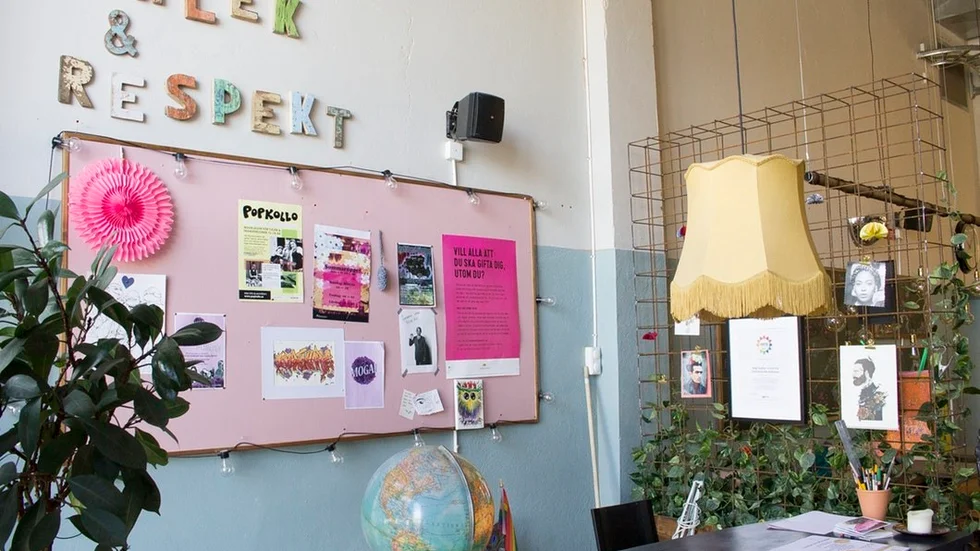 "Den mysiga miljön här på Perrongen gör att det känns lättare att lära", säger Lotta Asplund, samordnare på Kulturskolan.