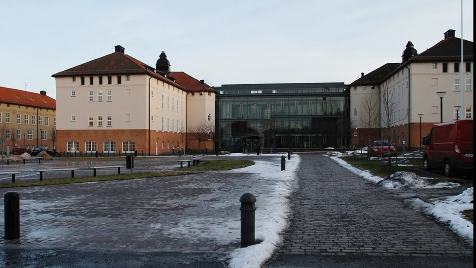 Tf Rektor Katrin Eriksson på Thomasgymnasiet svarar en skribent som undrar varför eleverna inte har läroböcker. Foto: Lars Kilström.