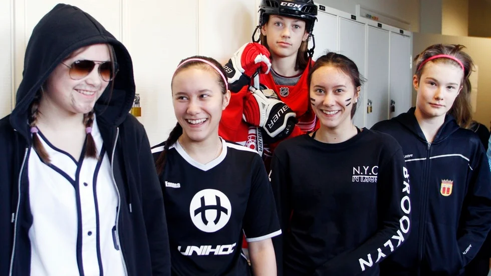 Alice Strömberg som Snoop Dogg. Emma Hedberg, Noel Karlsson, Sofia Hedberg och Adam Matisen klädde sig som sportutövare.