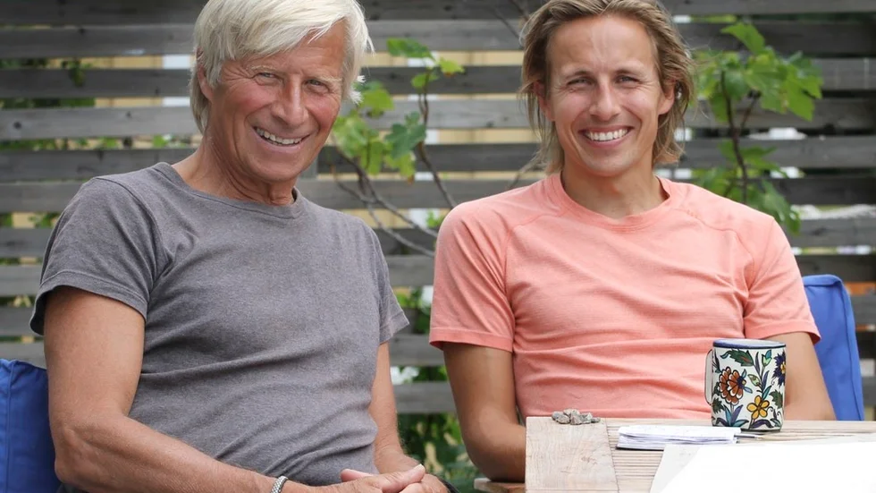 Friskis och svettis-grundaren Johan Holmsäter med sonen Linus Holmsäter, som är på besök i Mariefred.