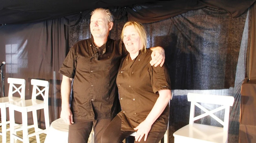 Ägarparet Janne Öster och Anne Öster tar plats på scenen – åtminstone ibland.