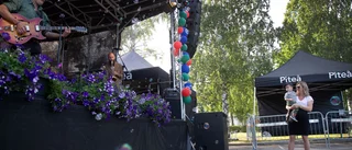 Gällivaremusikern spelade på Nolia • Åkte hem med båt och vedklyv: "Är lite orolig att jag blir skuldsatt"