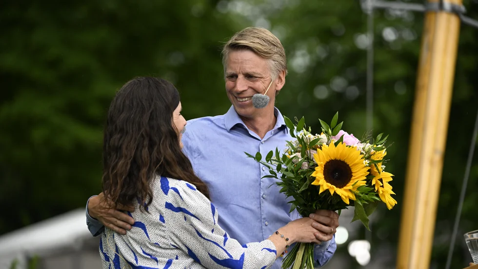 Ibland tittar solen fram, också hos Miljöpartiets Per Bolund och Märta Stenevi.