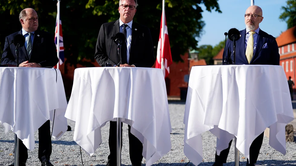 Storbritanniens försvarsminister Ben Wallace, Danmarks försvarsminister Morten Bødskov och den ukrainske försvarsministern Oleksij Reznikov i Köpenhamn.