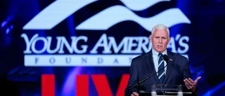 Trump och Pence håller rivaliserande tal