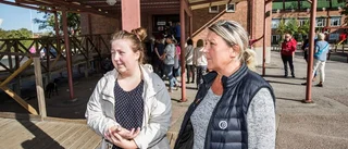 Många köade utanför vallokalerna i Nyköping: "Rösta är det viktigaste vi kan göra som samhällsmedborgare"