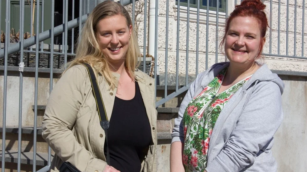 Hanna Nordin och Cerese Andersson från den lokala fotoklubben vill lyfta Flens vackra sidor genom att dela bilder på staden på sociala medier.