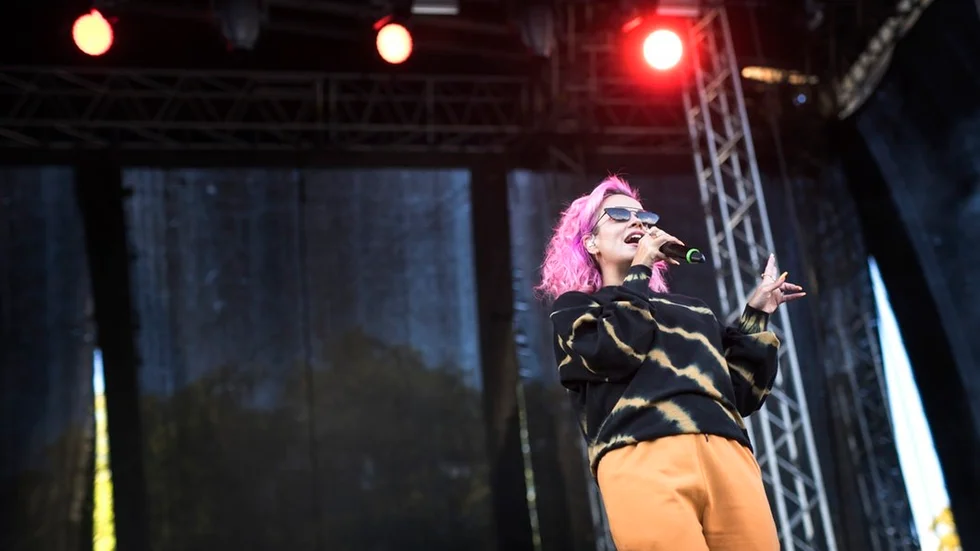 Lily Allen bjöd Way Out West-publiken på den helt nyskrivna låten "Party line".