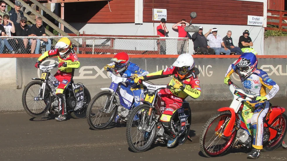 Piraterna, här hemma mot Lejonen i sommarens jubileumsmatch, får ungefär samma regler i speedwayligan nästa säsong. Det blir Motalaklubbens 19:e säsong i högsta serien.