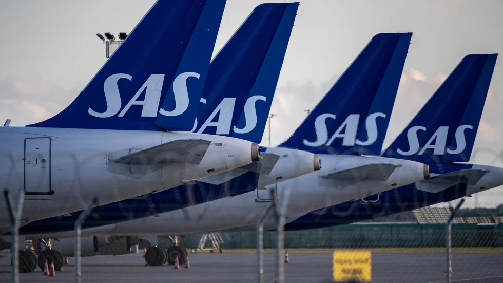 SAS-planen står på marken under pilotstrejken och skribenten anser att en ny ledning är bästa sättet att stoppa konflikten.