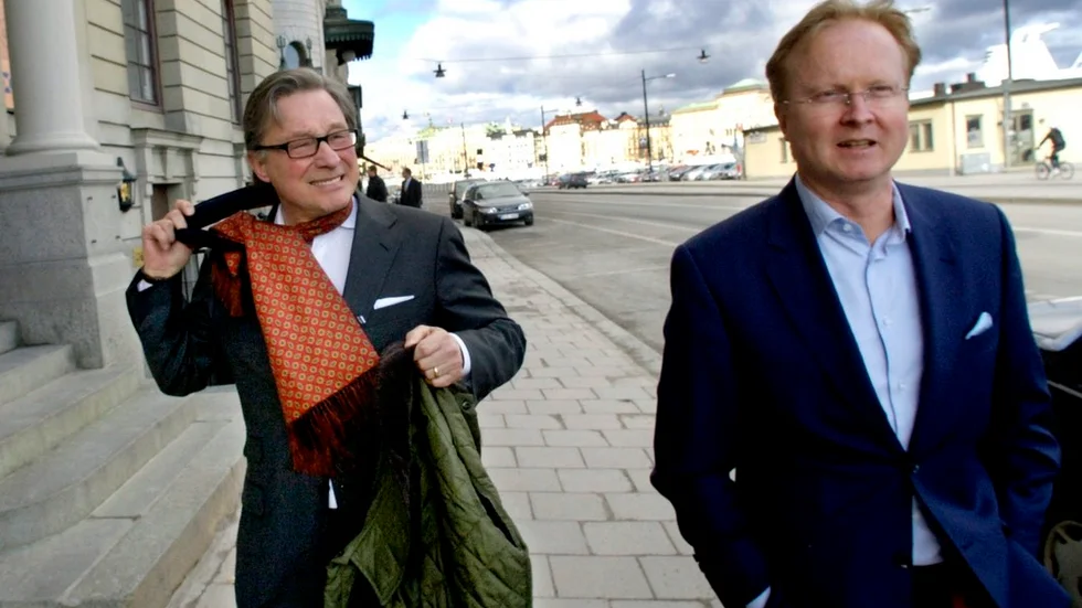 Ett av de få verkliga fallen av en diskutabel övergång från regeringen till privatbolag. För 15 år sedan gick Björn Rosengren, tidigare TCO-chef och näringsminister (S) i tjänst hos Stenbeckgruppen. Här utanför deras huvudkontor tillsammans med Stenbeckdirektören Lars-Johan Jarnheimer (tll höger).