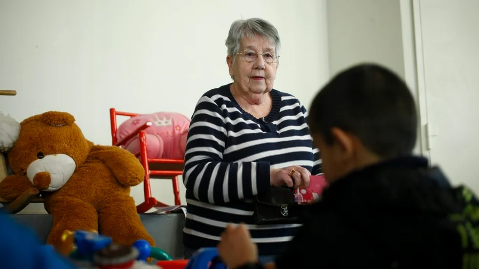 Veteranen Barbro Westberg stod på leksaksloppan för att hjälpa både barnbarn och barnbarnsbarn att sälja saker.